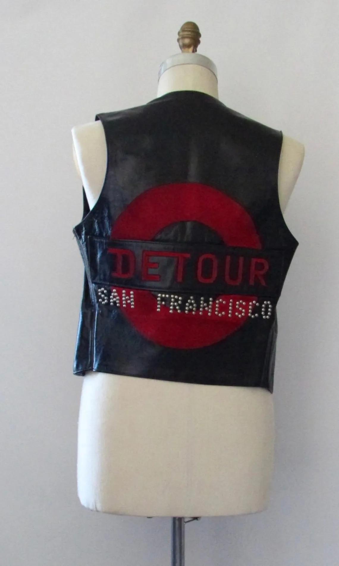 DETOUR SAN FRANCISCO 90s Leather Studded Vest, Mens Size Small