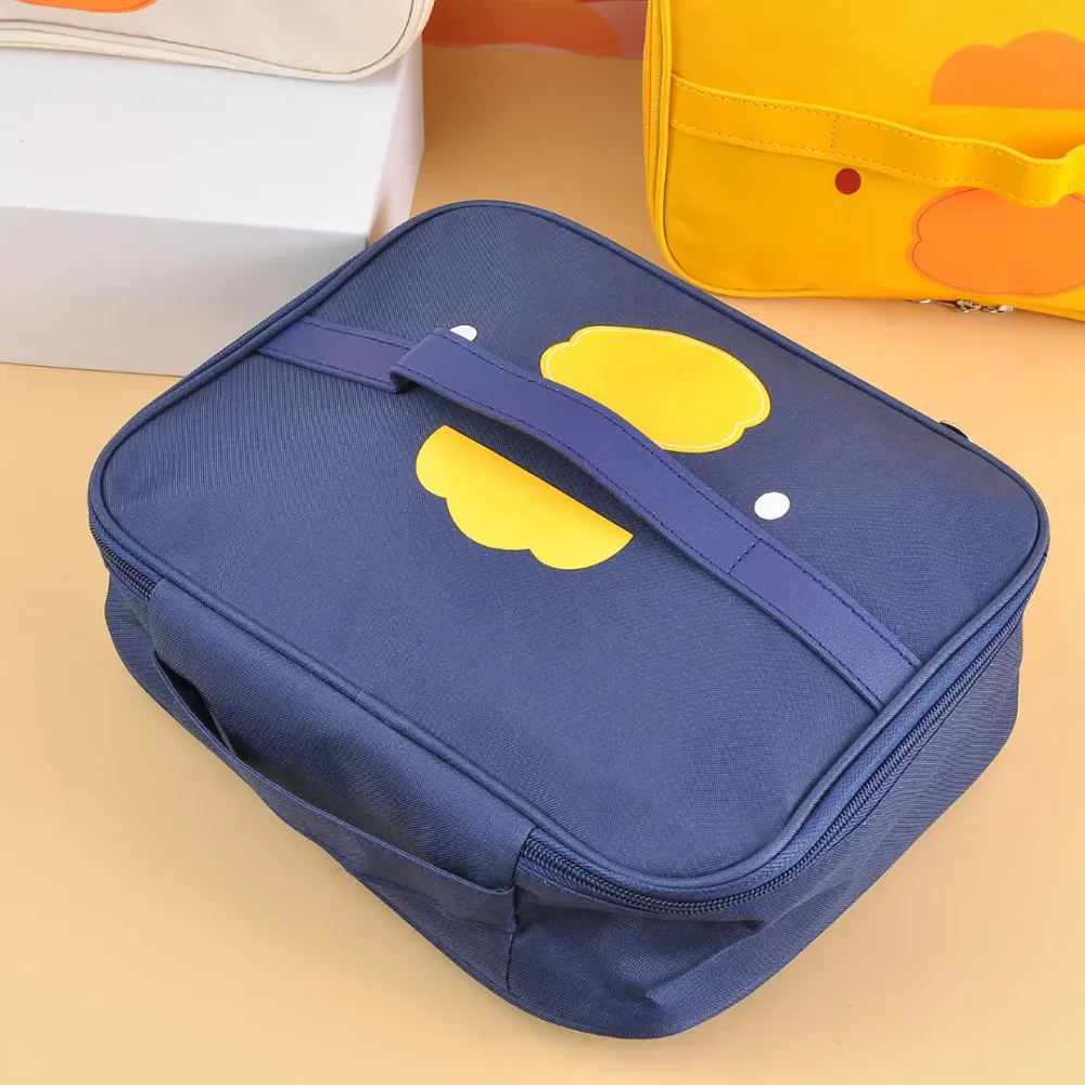 Duck theme lunch bag.