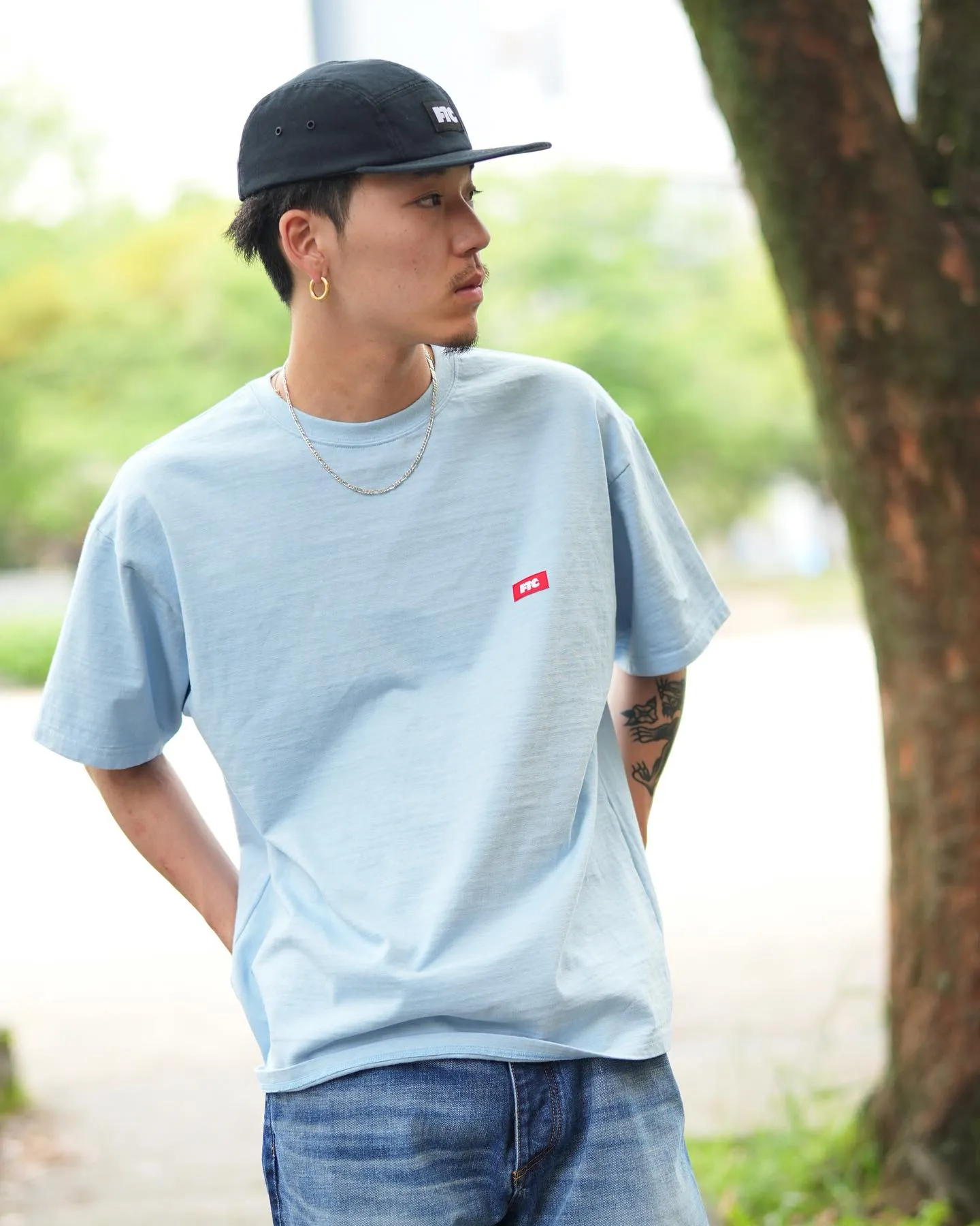 SMALL BOX LOGO TEE